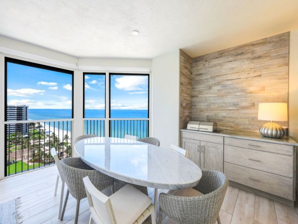 Luxurious Beachfront Penthouse in Naples - Unmatched Coastal Living